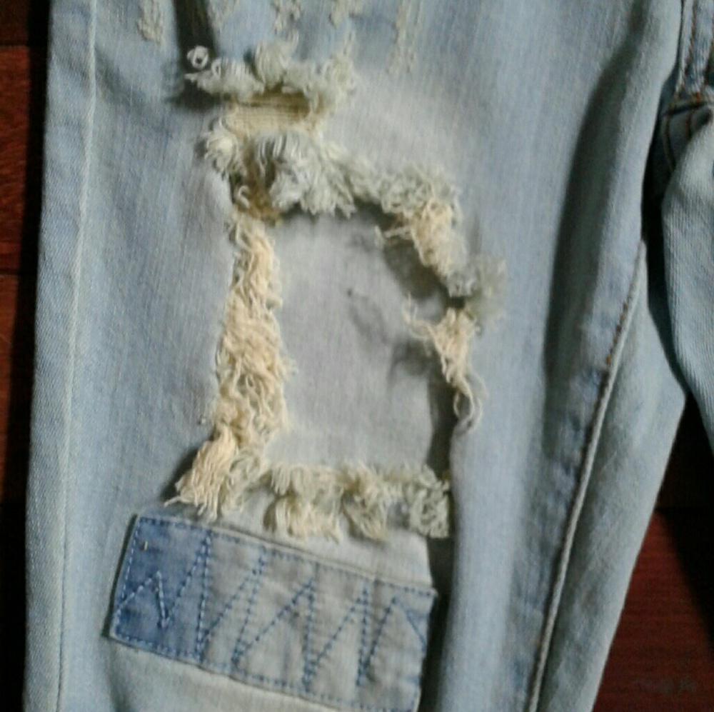VIP | HP🎈Distressed Knee Blow-Out Jeans - Picture 4 of 7